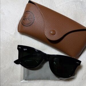 Ray-Ban Black Sunglasses with Brown Case